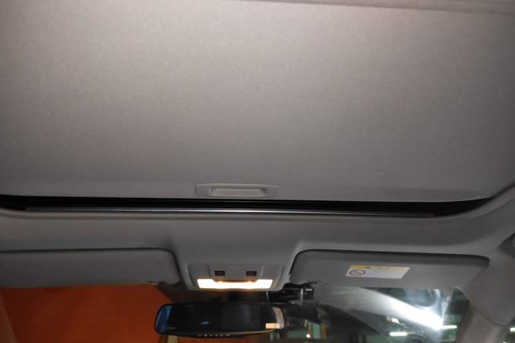 Used Toyota RAV4 2015 2.0L CVT Two-Wheel Drive Fashion Edition