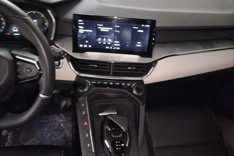 Used Lynk & Co 06 EM-P 2022 PHEV 84 km Range Pro Version