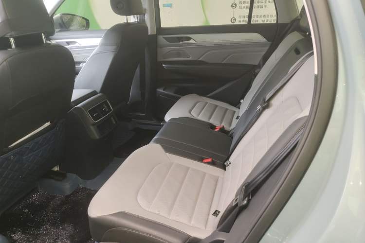 Used Volkswagen Tavendor 2023 330TSI Luxury Touring Edition Left Rear Seat