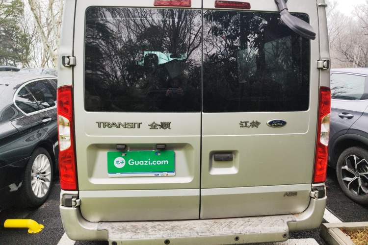 Used Ford Transit Custom 2015 2.4T Short-Wheelbase 6-Seater Mid-Roof Multi-Purpose Vehicle
