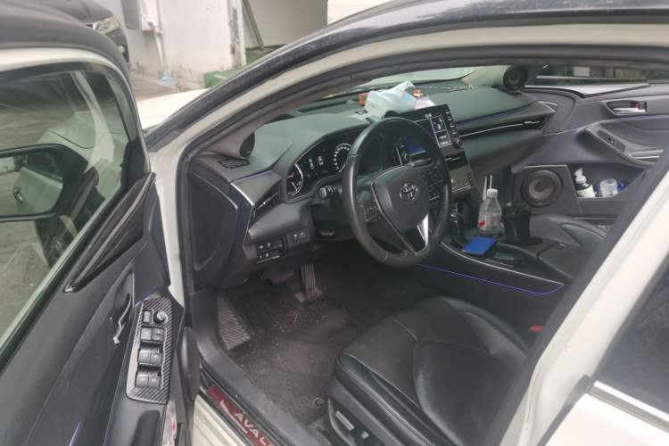 Used Toyota Avalon 2019 Dual-Engine 2.5L Luxury Edition China VI Standard
