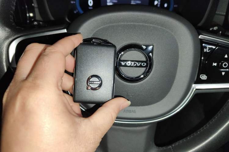 Used Volvo XC60 2022 B5 4x4 Smart Luxury Edition