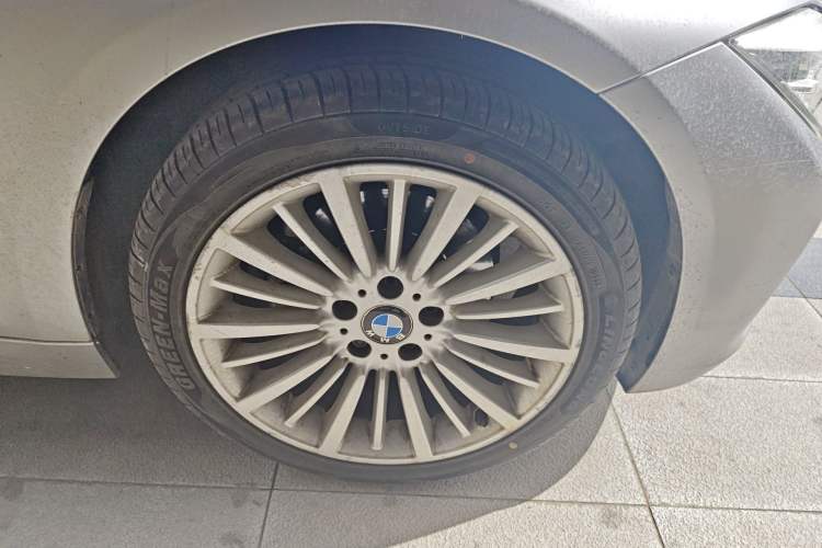Used BMW 3 Series 2018 320Li xDrive Fashion Model Right Front Wheel Hub