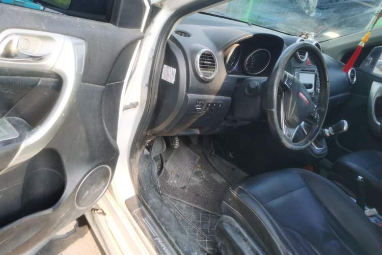 Used Haval H6 2015 Upgraded Model 1.5T Manual Two-Wheel Drive Elite Version
