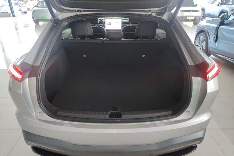 Used ONVO L60 2024 60 kWh Rear-Drive Version