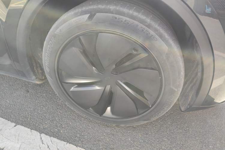 Used Tesla Model Y 2025 Long-Range All-Wheel Drive First Edition
