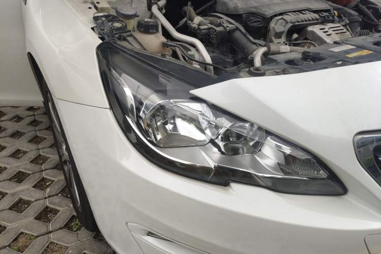 Used Peugeot 408 2015 1.2T Automatic Luxury Edition Right Front Headlight