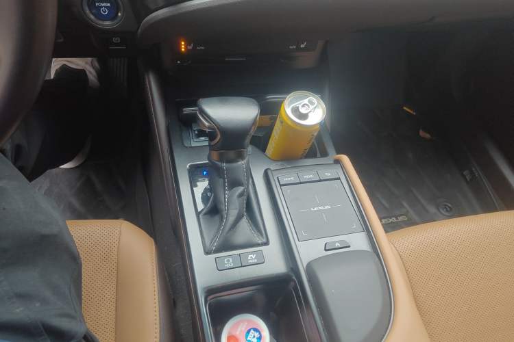 Used Lexus ES 2020 300h Premier Edition Gear Lever