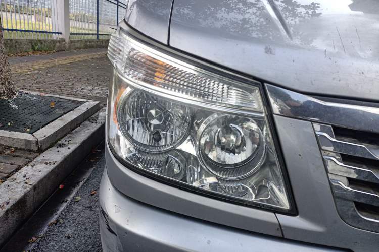 Used Soueast Delica 2014 2.0L New Entrepreneur Pioneer Practical Edition Right Front Headlight