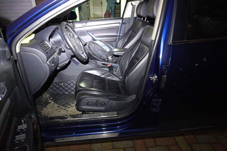 Used Volkswagen Golf 2011 1.4 TSI Luxury Touring Edition Left Front Seat