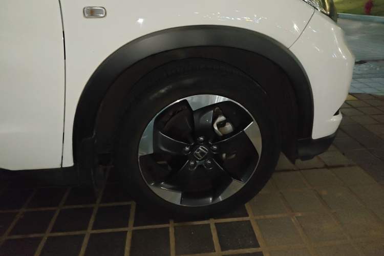 Used Honda Vezel 2017 1.8L CVT Front-Wheel Drive Pioneer Edition