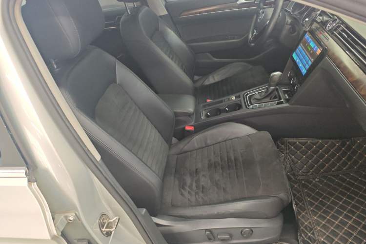 Used Volkswagen Magotan 2018 330TSI DSG Luxury Model
