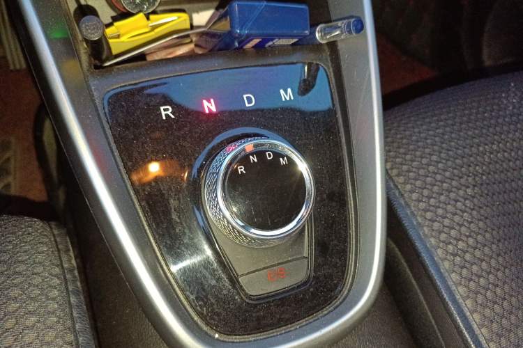 Used Baojun 510 2017 1.5L Automatic Fashion Model Gear Lever