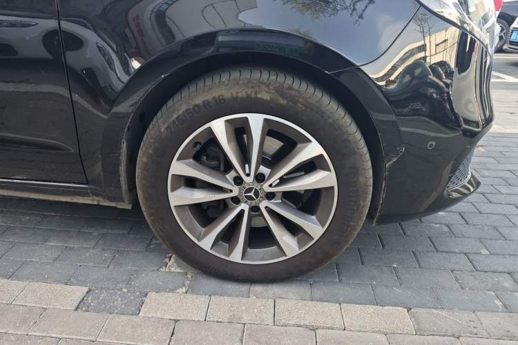 Used Mercedes-Benz V-Class 2021 V 260 Avantgarde Edition
