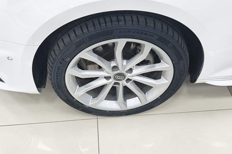 Used Audi A4L 2019 40 TFSI Fashion Edition China VI Emission Standard Exterior 4