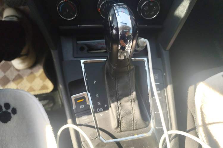 Used Volkswagen Lamando 2017 230TSI DSG Fashion Edition Gear Lever