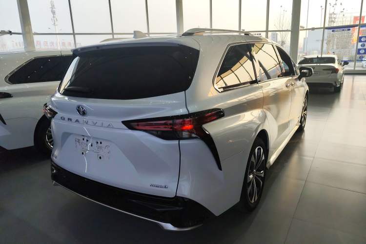 Used Toyota Granvia 2023 2.5L Hybrid Prestige PLUS Edition