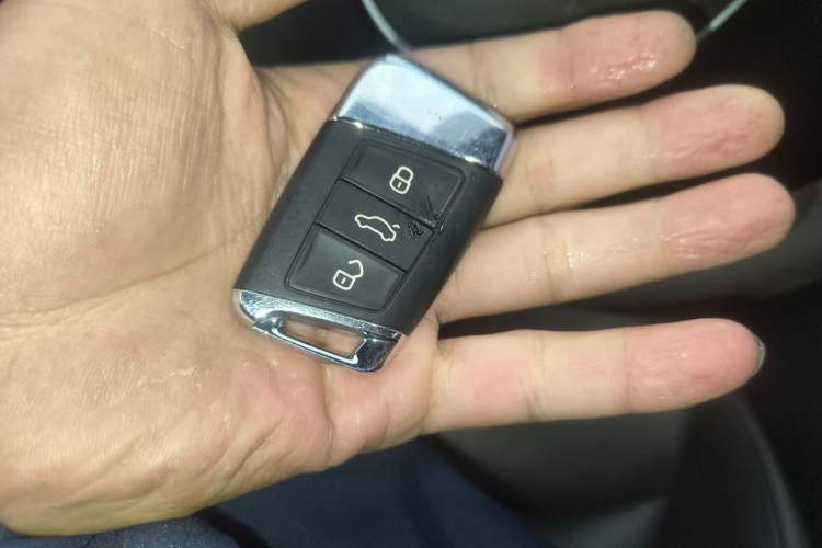 Used Volkswagen FAW-Volkswagen CC 2019 330TSI Glamour Edition China V Standard Vehicle Key