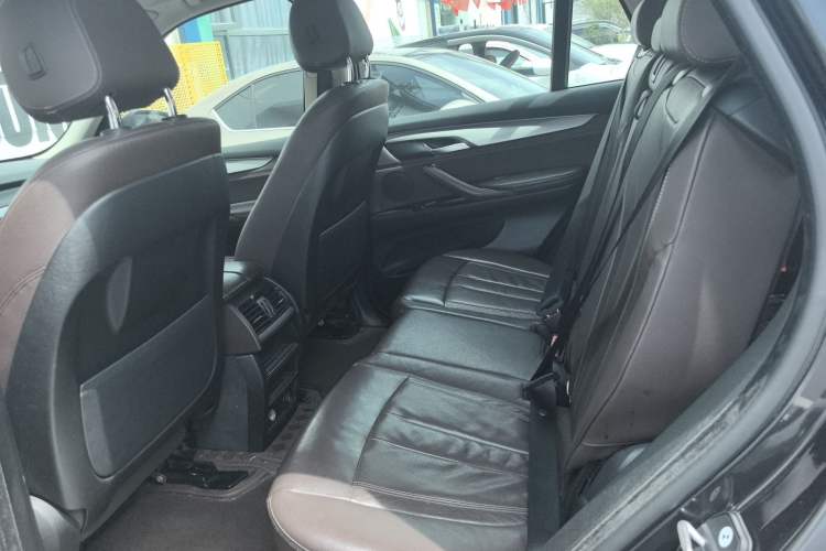 Used BMW X5  Left Rear Seat