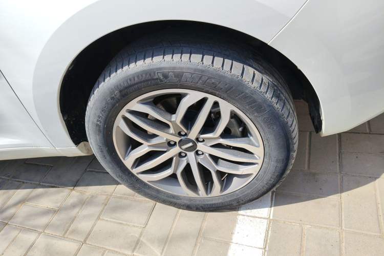 Used Wey VV5 2017 2.0T Ultra-Luxury Version Exterior 1