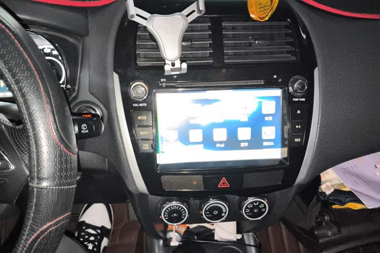 Used Peugeot 4008 2013 2.0L Two-Wheel Drive Luxury Version Audio And AC Panel