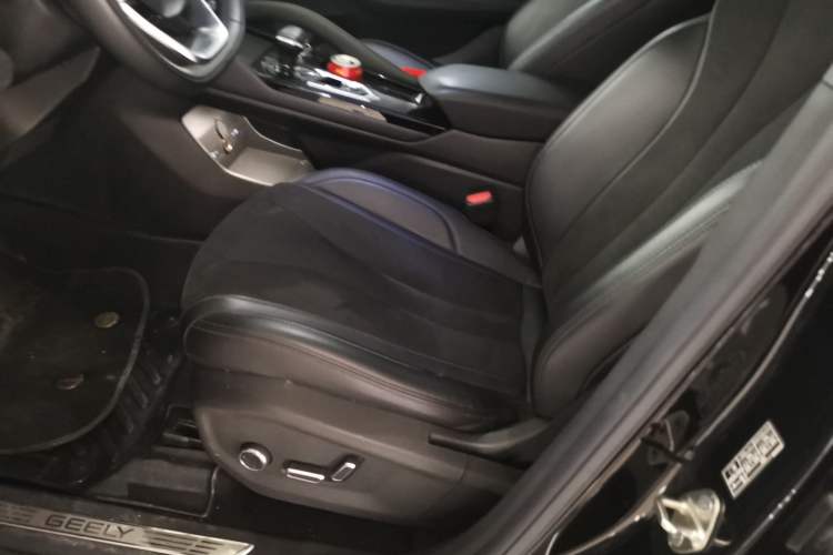 Used Geely Auto Monjaro L 2024 2.0TD High-Power Automatic Two-Wheel Drive Skyline Edition