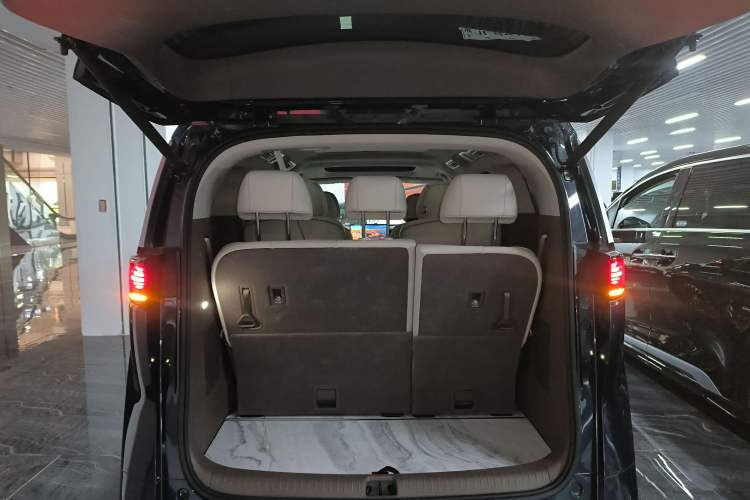 Used Denza D9 2022 DM-i 970 Four-Wheel Drive Flagship Model
