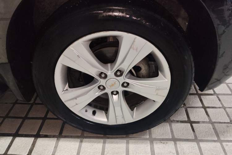 Used Chevrolet Captiva 2012 2.4L 4x4 Flagship Edition 7 Seats Right Front Wheel Hub