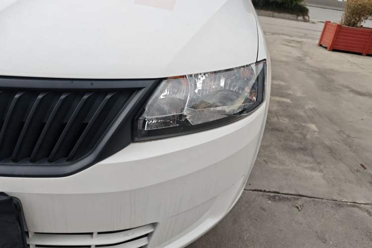 Used Skoda Rapid 2016 1.4L Manual Front-Wheel Drive Model