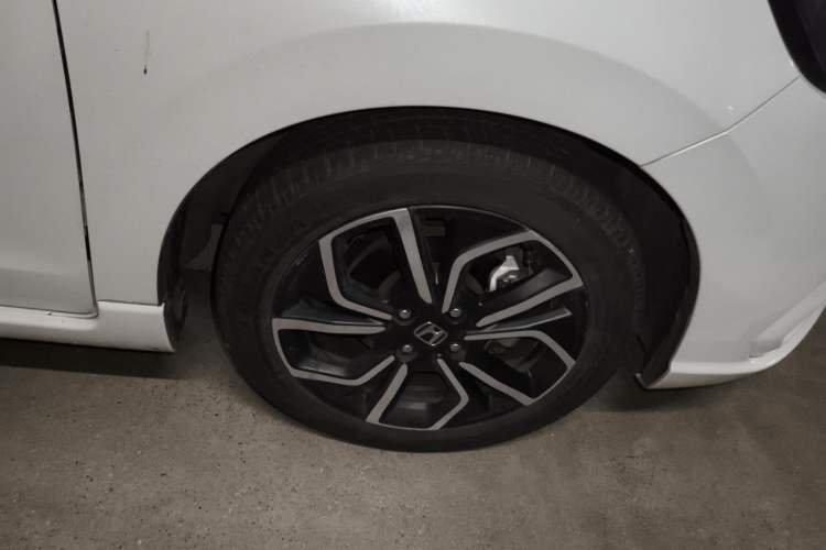 Used Honda LIFE 2021 1.5L CVT SPORT Heartbeat Edition Right Front Wheel Hub