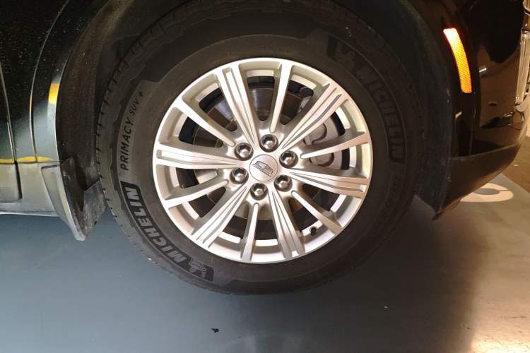 Used Cadillac XT5 2018 28E Four-Wheel Drive Tech Version