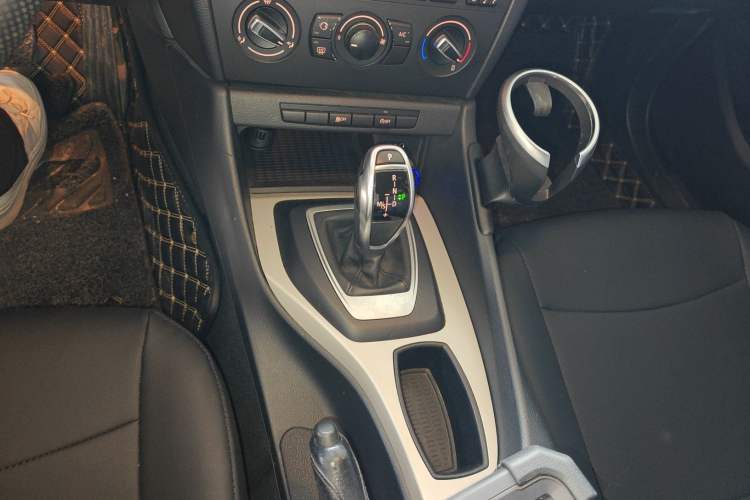 Used BMW X1 2014 sDrive18i Fashion Model Gear Lever