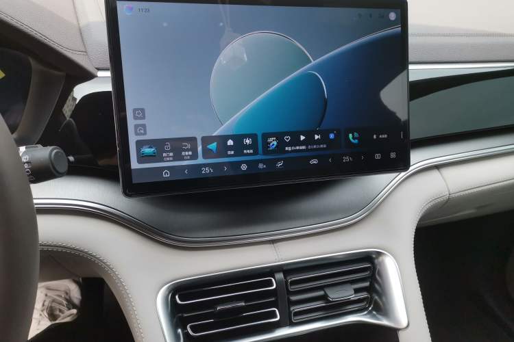 Used BYD Song PLUS New Energy 2025 DM-i Intelligent Driving 112KM Prestige Model Audio And AC Panel