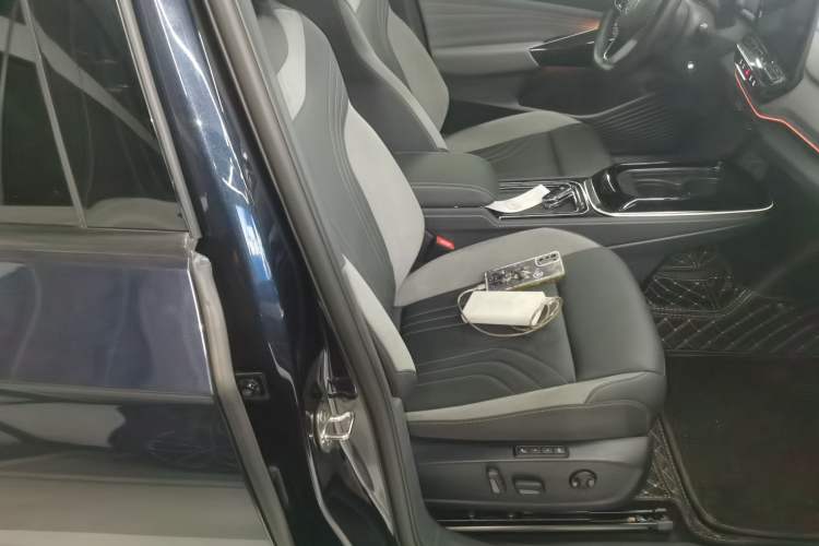 Used Volkswagen ID.4 CROZZ 2021 Long-Range Lite PRO Two-Wheel Drive Version
