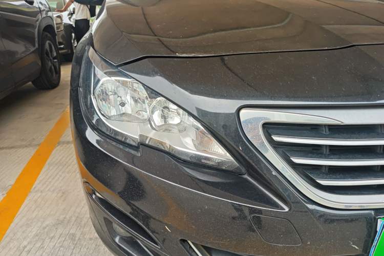 Used Peugeot 408 2014 1.8L Automatic Luxury Edition Right Front Headlight