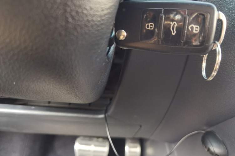 Used Volkswagen Polo 2014 1.6L Cross Polo Automatic Vehicle Key