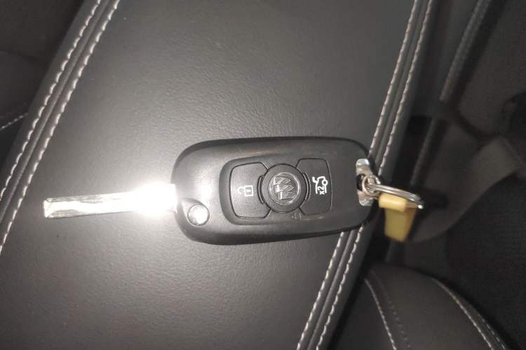 Used Buick Verano 2020 20T CVT Leading Edition Vehicle Key