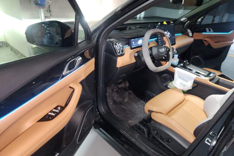 Used Geely Auto FX11 2025 4th Generation 1.5TD DCT Jinxiu Driver Seat