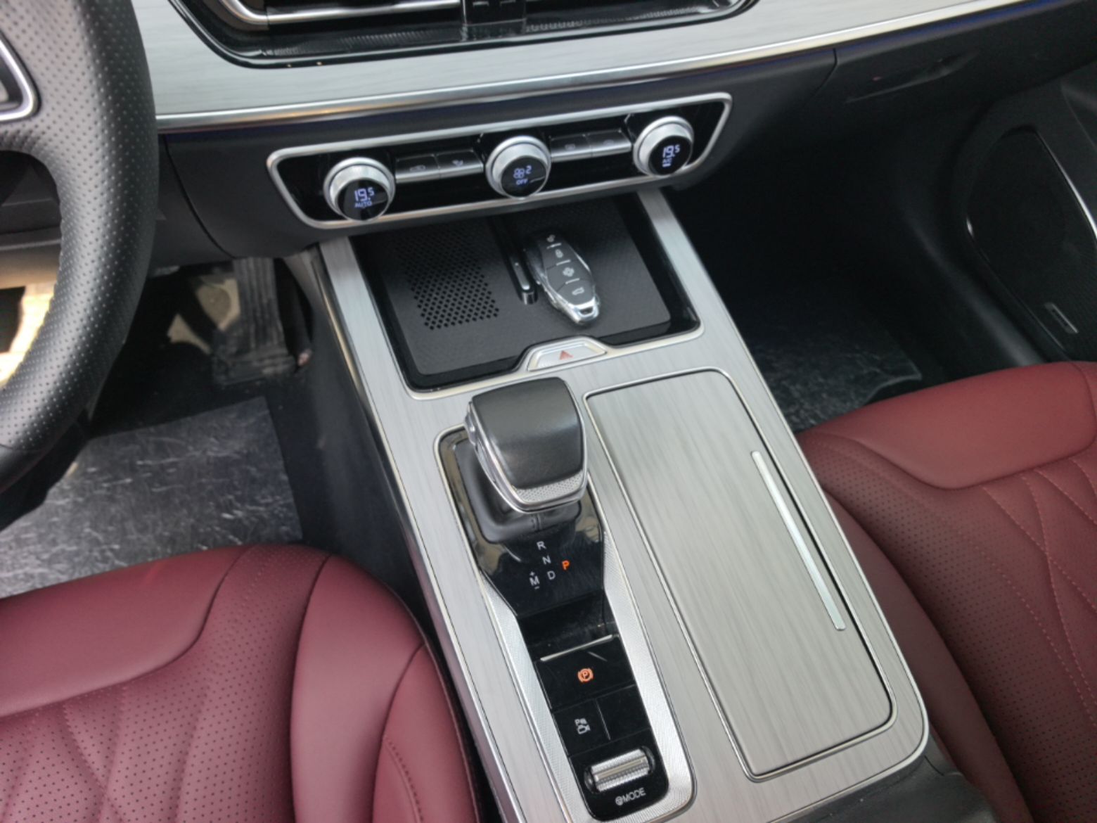 Hongqi HS5 2025 2.0T All-Wheel-Drive Xuan Ying Version — снимка 16