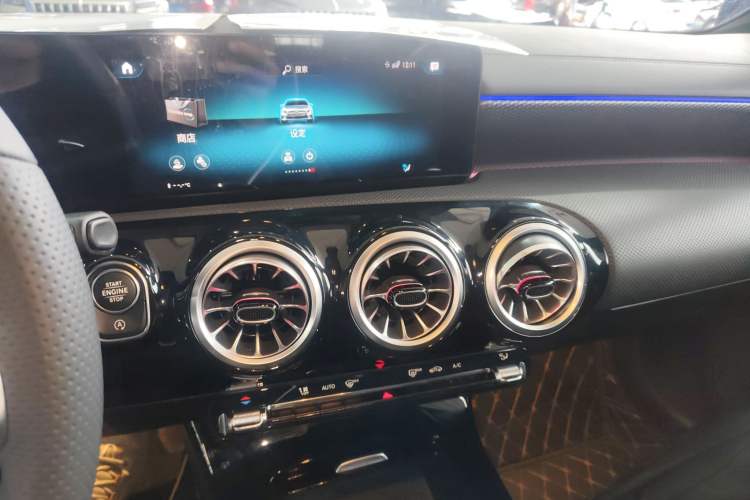 Used Mercedes-Benz A-Class 2021 A 200 L Sport Sedan Fashion Model
