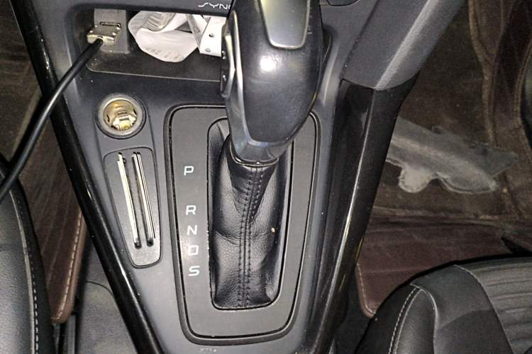 Used Ford Focus 2015 Sedan 1.6L Automatic Trend Model Gear Lever