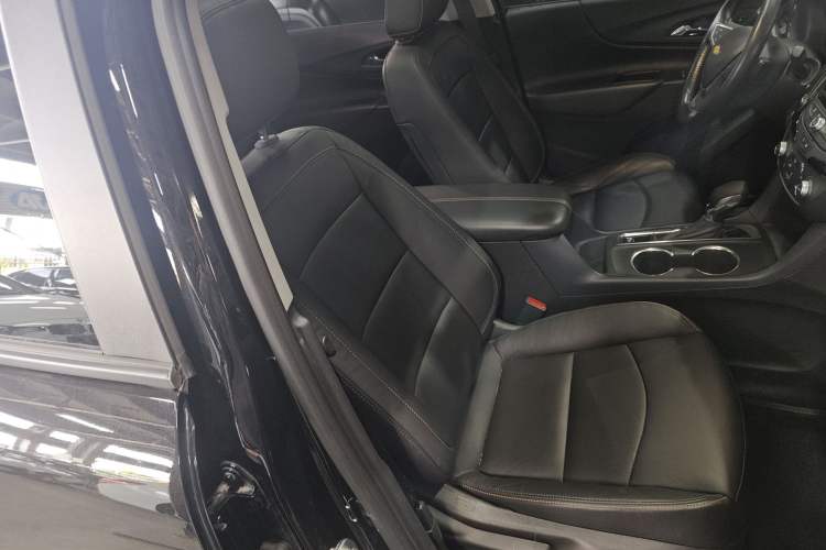 Used Chevrolet Equinox 2021 535T Chijie Edition Right Front Seat