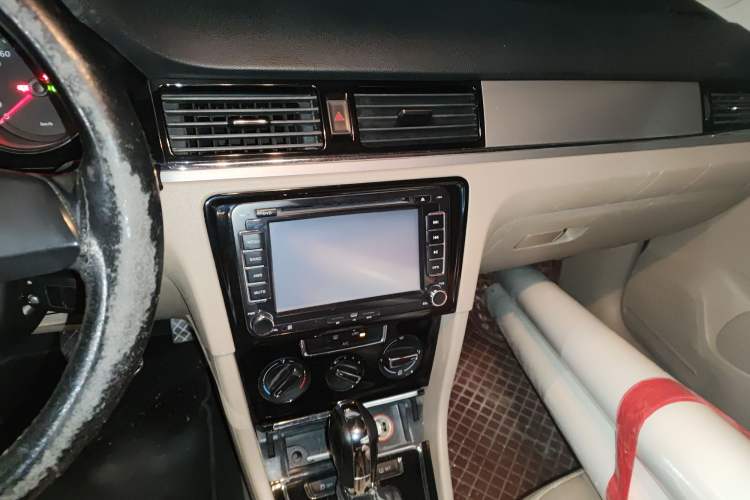 Used Volkswagen Bora 2014 1.6L Automatic Comfort Model Audio And AC Panel