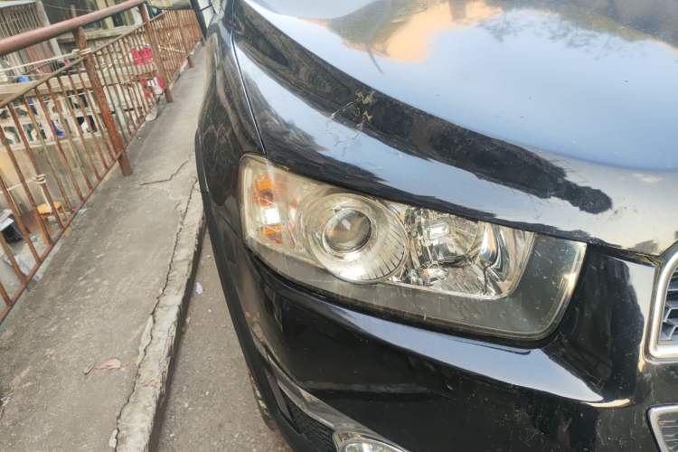 Used Chevrolet Captiva 2012 2.4L 4x4 Flagship Edition 7 Seats Right Front Headlight