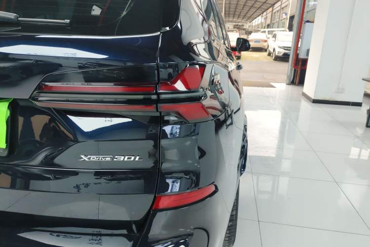 Used BMW X5 2023 xDrive 30Li Luxury M Sport Night Edition Package
