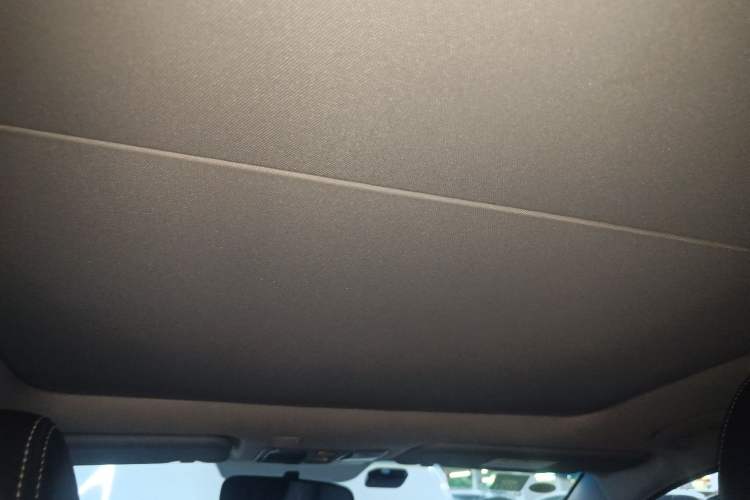 Used Hyundai Mistra 2016 1.6T Automatic Smart GLS Headliner