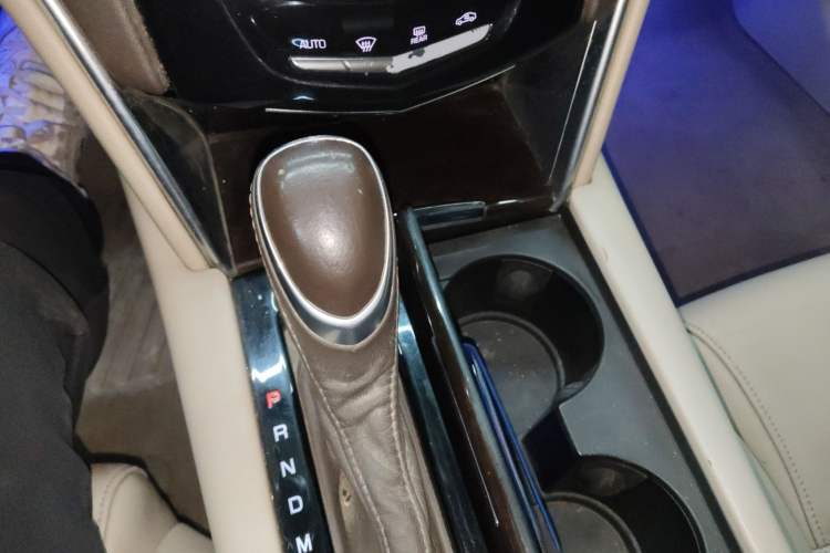 Used Cadillac XTS 2013 28T Comfort Model Gear Lever