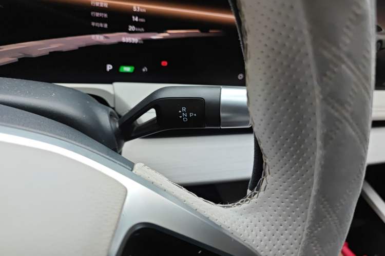 Used Geely Galaxy E8 2024 665 km Range Rear-Drive Starship Long-Range Version
