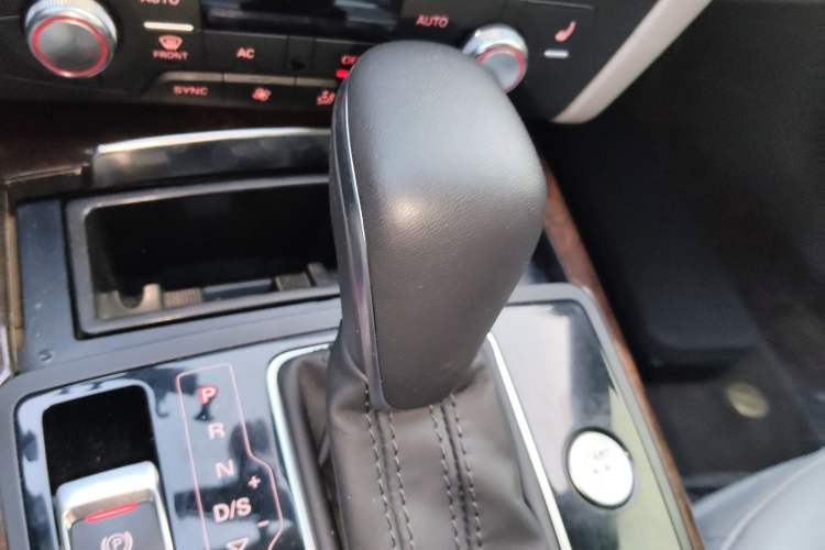 Used Audi A6L 2012 30 FSI Luxury Model
