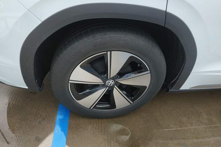 Used Volkswagen ID.6 X 2023 Pure Edition